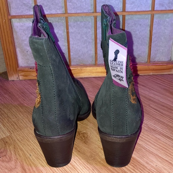 NWT Mala Vita by MTNG Serraje Verde Leather Embroidered Boots sz 39 8.5 - Picture 5 of 8
